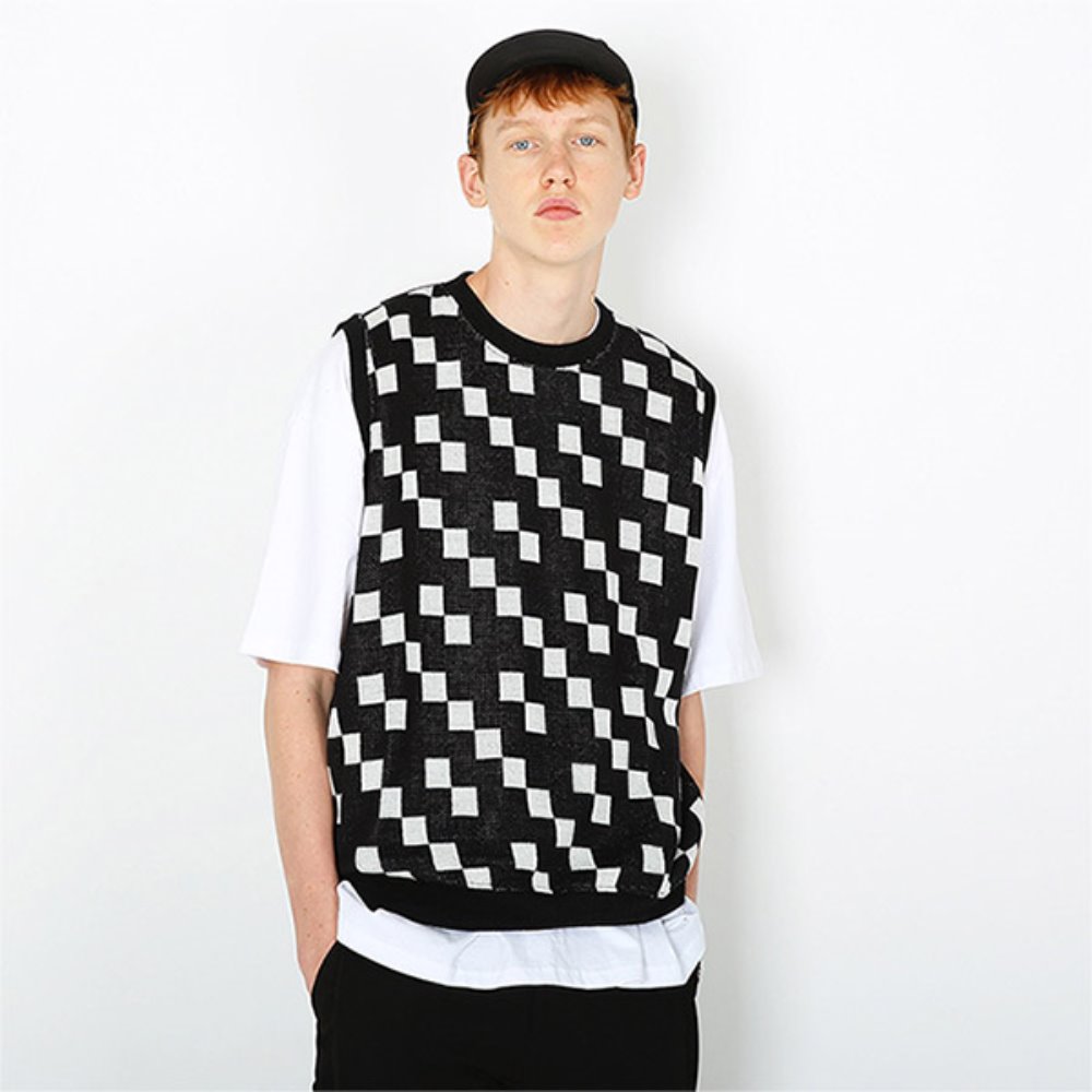 [텐블레이드] Round neck monogram knit vest-black