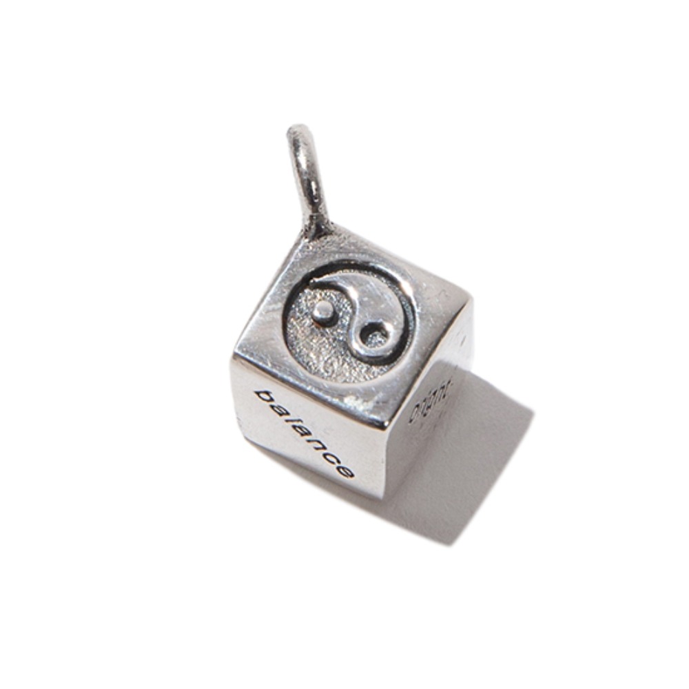 [크루치] Yin and Yang dice type1 necklace (silver)